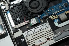拆解 HP 255 G10