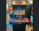 图为 Midway NBA Jam 街机柜（图片来源：r/nostalgia）