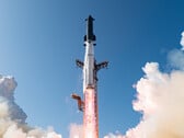 “星舰”发射。预计该火箭最终将取代“猎鹰9号”，成为SpaceX的主力运载火箭。