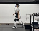 机器人从受试者的呼吸模式中获取信息，并推断出增强髋关节运动的最佳方式。(资料来源：Park et al）