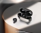 现实生活中的 "Realme Buds Air 5 Pro"。(来源：数字聊天站通过微博)