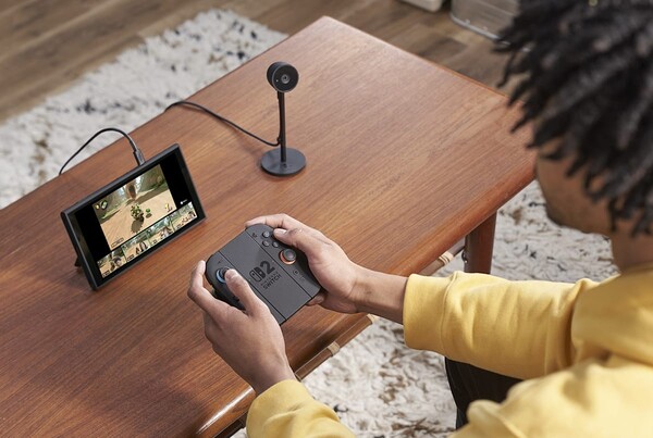 任天堂 Switch 2 的第二个 USB-C 端口可用于连接 USB-C 摄像头等外设。(图片来源：任天堂）
