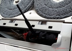 一条鞋带成了 Qrevo Curv 2 Pro 的牺牲品