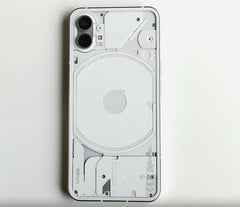Nothing Phone 1 目前正在接收其最后一次更新,该更新带来了 2026 年 7 月的Android 安全补丁。