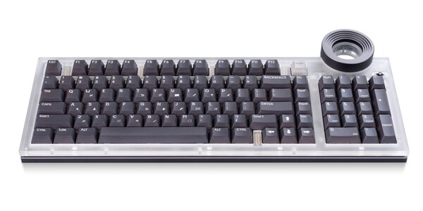 联想 Yoga 创意键盘 AngryMiao 版的顶部是透明的。