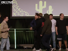 截屏显示 MAUschine 猛击蜘蛛胶的片段