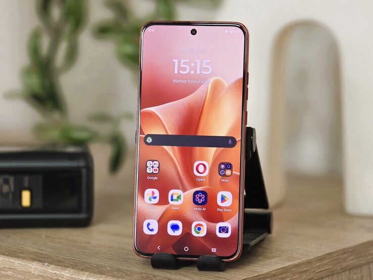 测试摩托罗拉 Edge 60 Neo 智能手机