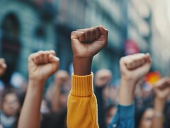 至少 1200 名育碧员工举行罢工，抗议计划中的成本削减措施。