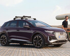 奥迪目前为其 e-tron 和 e-tron Sportback 紧凑型电动 SUV 提供照明和半自动泊车套件。(图片来源：奥迪）