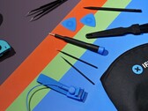 iFixit 现在提供游戏机专用维修工具包。(图片来源：iFixit）