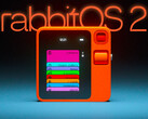 Rabbit R1 现已推出 rabbitOS 2。(图片来源：Rabbit）