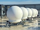 铱星公司希望美国联邦通信委员会（FCC）阻止SpaceX在28项待审网关申请中使用19.4至19.6 GHz以及29.1至29.3 GHz频段。