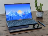 联想 Yoga Book 9 14IAH10 可折叠笔记本评测：屏幕加倍而重量不变