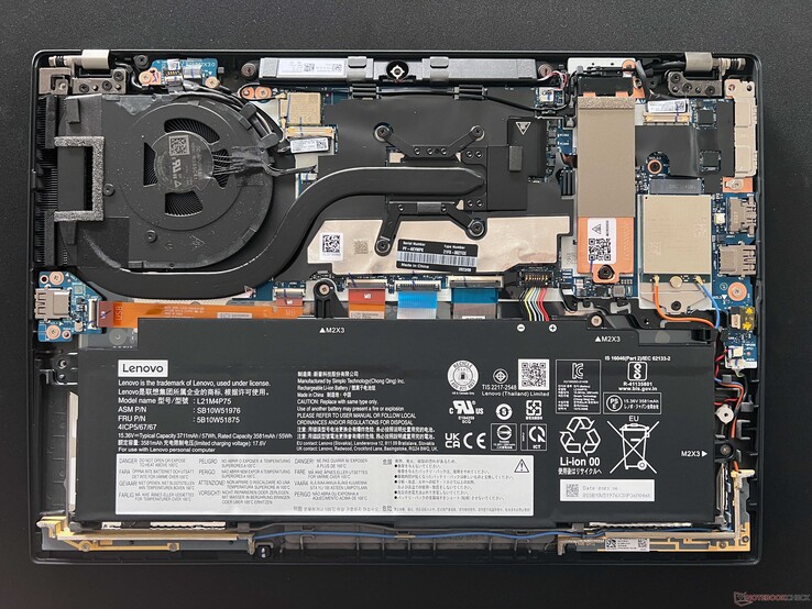 用于比较的 ThinkPad T14s G4 AMD