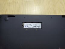 M.2 SATA SSD维护舱口