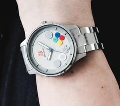 SuperGroupies 推出的最新腕表系列灵感源自世嘉(Sega)的复古游戏机。