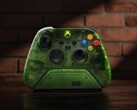8BitDo 专为 Xbox 手柄设计的终极充电底座采用了与初代 Xbox 相同的半透明绿色/