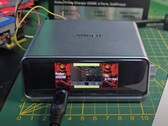 Anker Prime 快速充电器的续航能力相当不错，这并不令人意外。(图片来源：Aaron Christophel via YouTube）