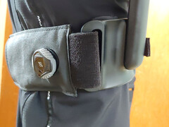 旋钮调节张力。(图片来源：Notebookcheck）