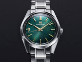 图为 2024 年的 Grand Seiko SBGW319。