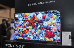 TCL CSOT 喷墨打印 OLED 面板（图片来源：HDTVtest）