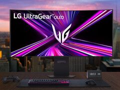 UltraGear OLED 45GX900A 是 LG 今年发布的第三款 45 英寸 GX9 显示器。(图片来源：LG）