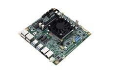 Aaeon 的 MIX-PT LWV1 Mini ITX 主板看起来像一块典型的、带内置风扇的紧凑型 SFF 主板。