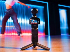 与 Pocket 3(如图)相比,DJI Osmo Pocket 4 Creator Combo 是降级产品吗?