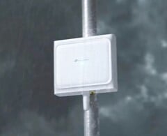 TP-Link 最新推出的 WiFi 7 路由器在大雨中也能正常工作（图片来源：TP-Link）