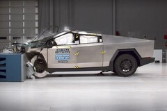 特斯拉 Cybertruck IIHS 碰撞测试（图片来源：IIHS）