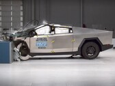 特斯拉 Cybertruck IIHS 碰撞测试（图片来源：IIHS）