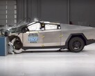 特斯拉 Cybertruck IIHS 碰撞测试（图片来源：IIHS）