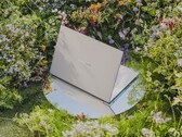 并非所有华硕 ZenBook S14 和 Zenbook S16 都将在所有地区上市。(图片来源：华硕）