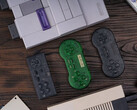 8BitDo 最新发布的 "透明系列 "为另一套控制器注入了新的活力。(图片来源：8BitDo）