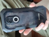 带有透明后盖的Doogee S61 Pro（来源：自己）。
