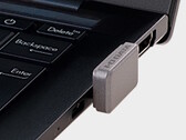 I-O Data SSPJ-UTC 闪存盘与 USB-C 端口非常平齐。(图片来源：I-O Data）