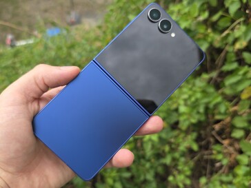 三星Galaxy Z Flip7 评测。(图片来源：Marcus Herbrich）