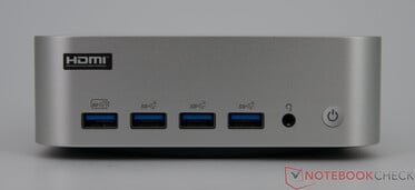 Geekom A9 Max - 正面的连接接口
