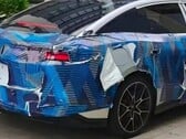 第三代比亚迪汉的伪装原型车，由比亚迪粉丝社区“迪芬之家”拍摄