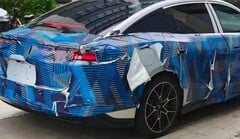 第三代比亚迪汉的伪装原型车,由比亚迪粉丝社区“迪芬之家”拍摄