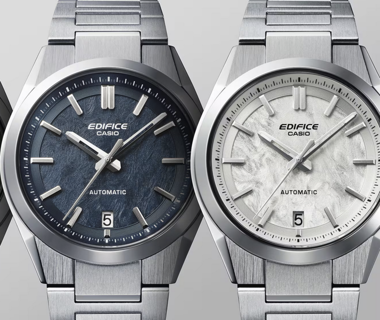 图中从左到右依次为卡西欧 Edifice EFK-100D-2A 和 EFK-100D-7A。(图片来源：卡西欧）