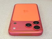 橙色 iPhone 17 Pro Max 变成粉红色