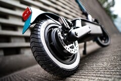 SoFlow 推出了两款新款电动滑板车,其中包括 SO4 Pro Max 2