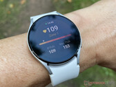 你不应该将Galaxy Watch4或Galaxy Watch4 Classic更新到以'GVI3'结尾的固件版本。(图片来源:NotebookCheck)