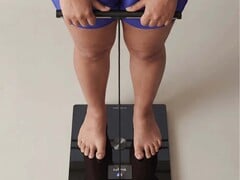 BodyFit 配备了一个集成了电极的手柄