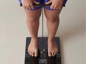 BodyFit 配备了一个集成了电极的手柄