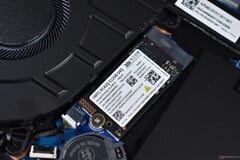 联想 ThinkBook 14 G9 IPL 中的 YMTC 固态硬盘。