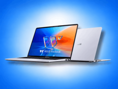 华硕 Vivobook 14 在此新配置中配备了高刷新率显示屏,并支持内存升级