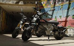 宝马新款 CE 02 是一款电动轻便摩托车，个性十足。(图片来源：宝马）