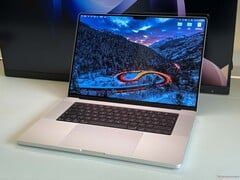 苹果 MacBook Pro 16 M5 Max